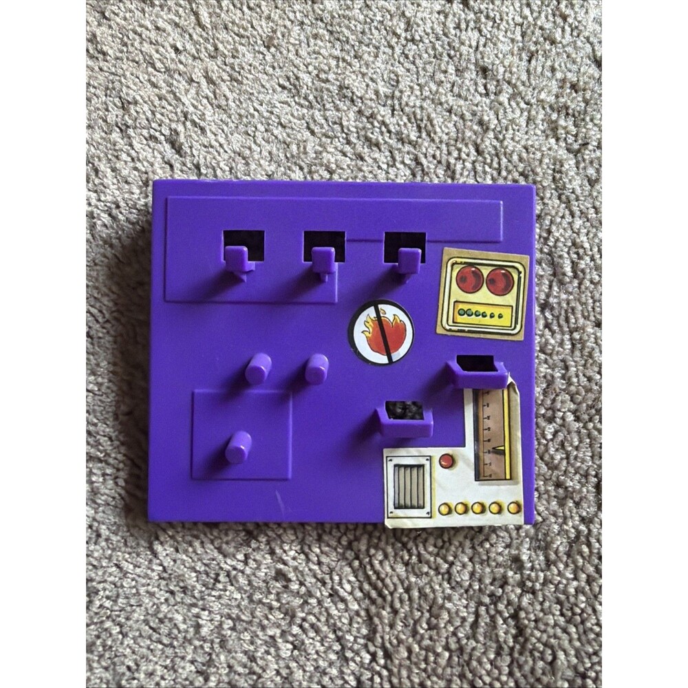 Teenage Mutant Ninja Turtles TMNT (1990) Technodrome WEAPONS RACK PURPLE PART